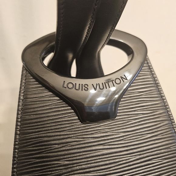 ✨ Louis Vuitton Minuit Shoulder Bag – Epi Noir Vintage ✨ - Picture 3 of 9